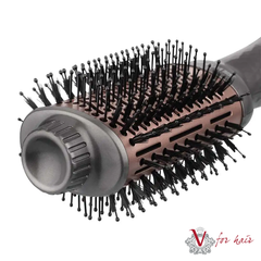 Platinum Oval Hot Air Brush Medium 58mm close up