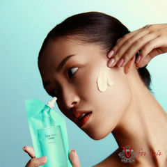 HIDEHERE - Cica Care Cream - 25ml swatch on model