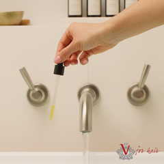 Gascoigne & King - Addict Candle - 400ml dripping in bath