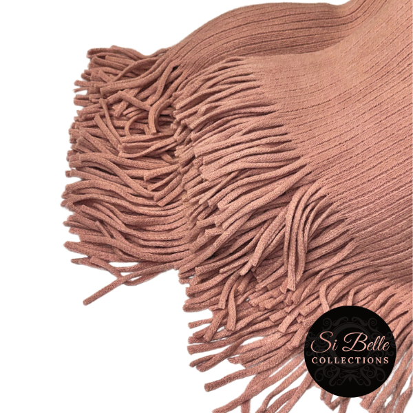 si belle collections Pink Tassel Knit Blanket close up tassels