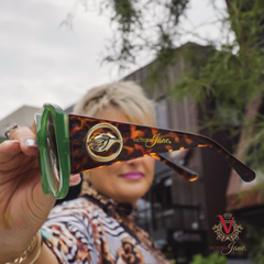 Quinn Sunglasses victoria jane side close up
