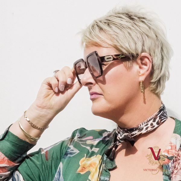 Sinclair Sunglasses victoria jane modelled