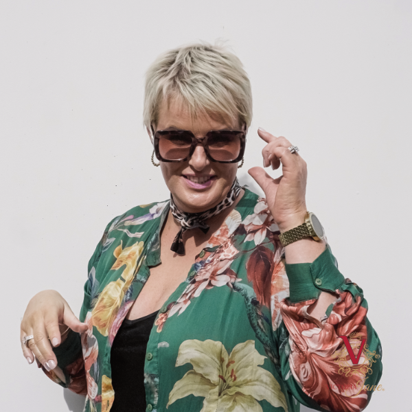 Sinclair Sunglasses victoria jane on model stylish
