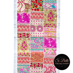 Blushing Bloom Table Runner middle
