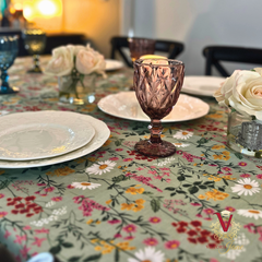 victoria jane Daisy Tablecloth plates and cups
