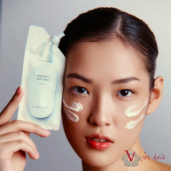 HIDEHERE - Hyaluronic Eye Cream - 25ml model swatch