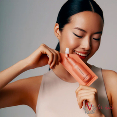 HIDEHERE - Vita Elixir Serum - 25ml lifestyle model