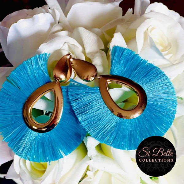 Si Belle Collections - Blue Simba Earrings on rose