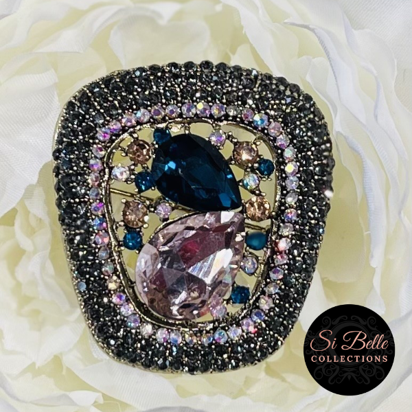 Si Belle Collections - Higher Love Collection - Nod to the Past Brooch